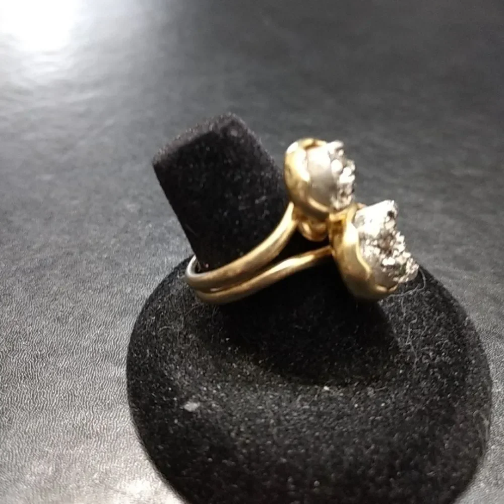 Gold tone sparkly druzy ring size 7